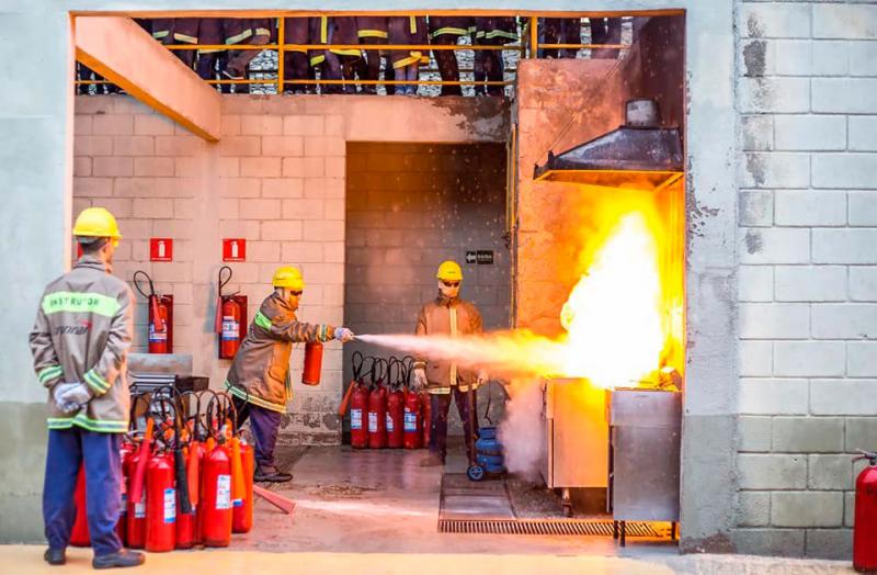 Equipe segurança incêndio